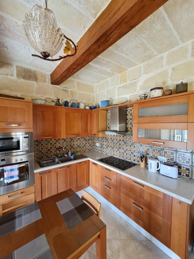 Отель Splendid House Victoria Gozo Экстерьер фото